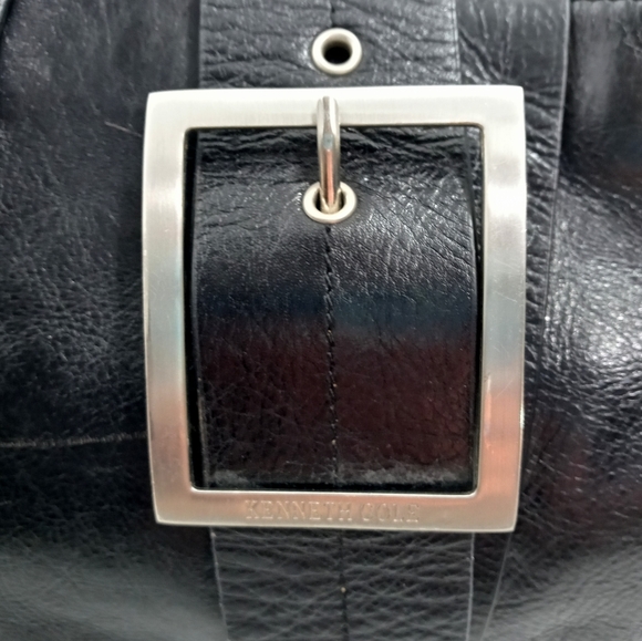 Kenneth Cole Shoulder Bag Black Leather Buckle - Picture 2 of 16